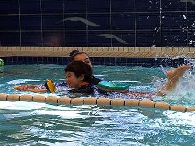 zach swimming1